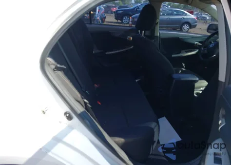 2013 Toyota Corolla S z USA, uszkodzony, nr VIN 2T1BU4EE5DC952447